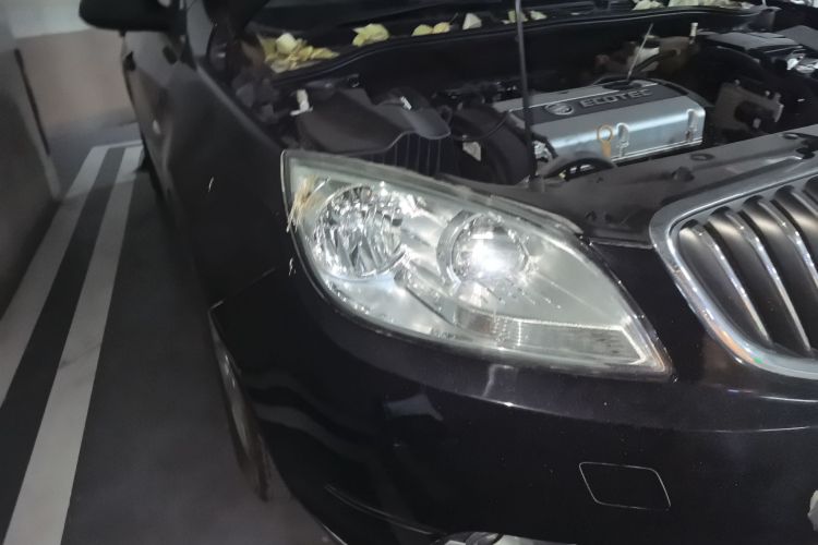 别克 英朗 2013款 GT 1.6L 自动时尚版车身外观8