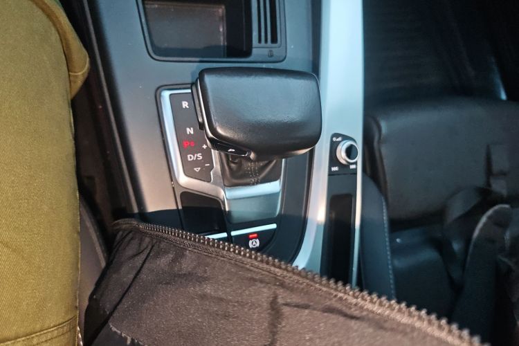 奥迪A4L 2020款 40 TFSI 时尚动感型局部细节18