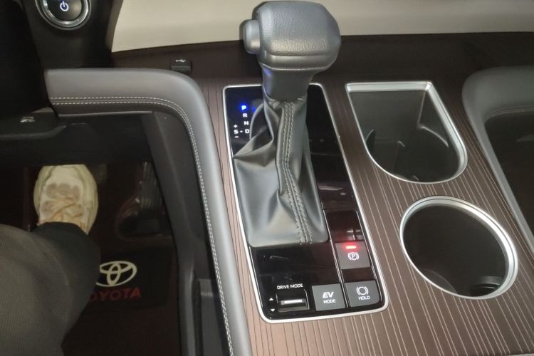 丰田 格瑞维亚 2024款 2.5L混动 舒适版中控内饰18