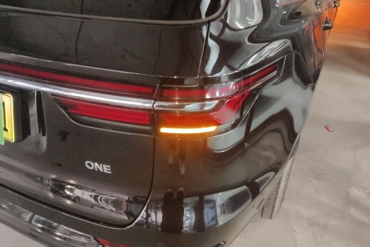 理想汽车 理想ONE 2021款 增程6座版车身外观9