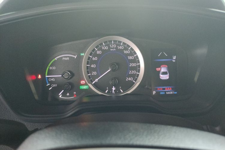 丰田 雷凌 2021款 双擎 1.8H E-CVT运动版局部细节14