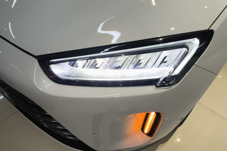 鸿蒙智行 问界M5 2022款 增程四驱至臻版局部细节36