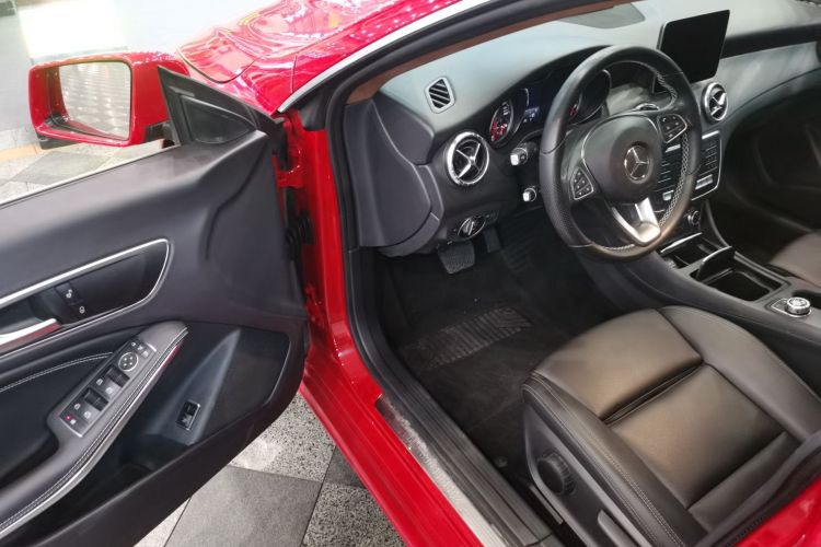 奔驰CLA 2017款 改款 CLA 200 动感型中控内饰7003
