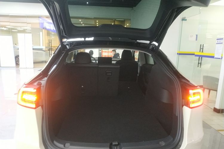 特斯拉 Model Y 2023款 后轮驱动版机舱底盘23