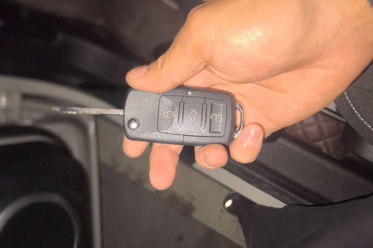 五菱汽车 五菱缤果 2023款 203km 轻享款中控内饰7001