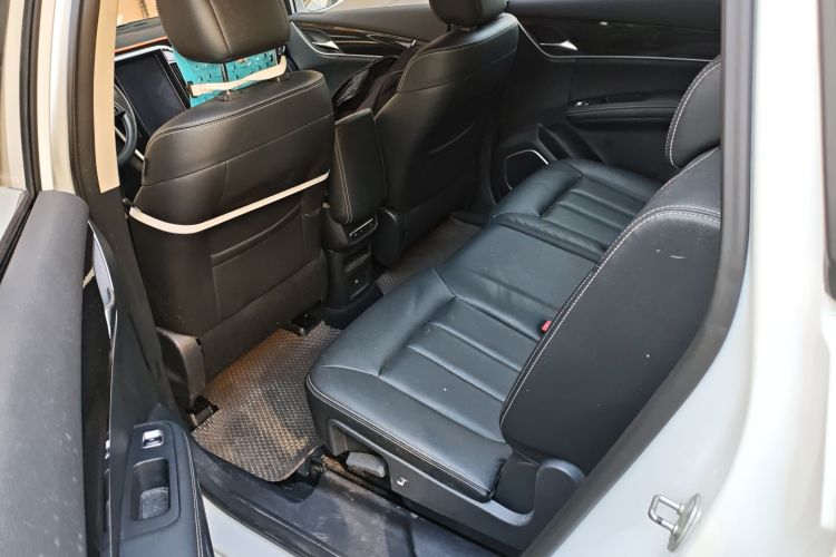 比亚迪 宋MAX 2017款 1.5T 自动智联尊贵型 7座中控内饰7004