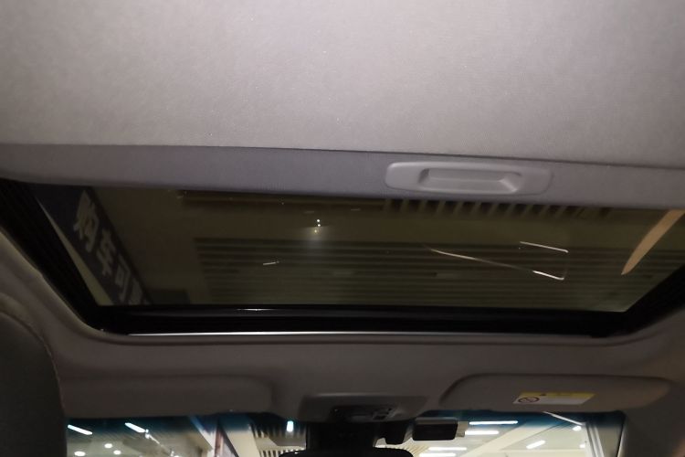 丰田 凯美瑞 2021款 2.0G 豪华版中控内饰22