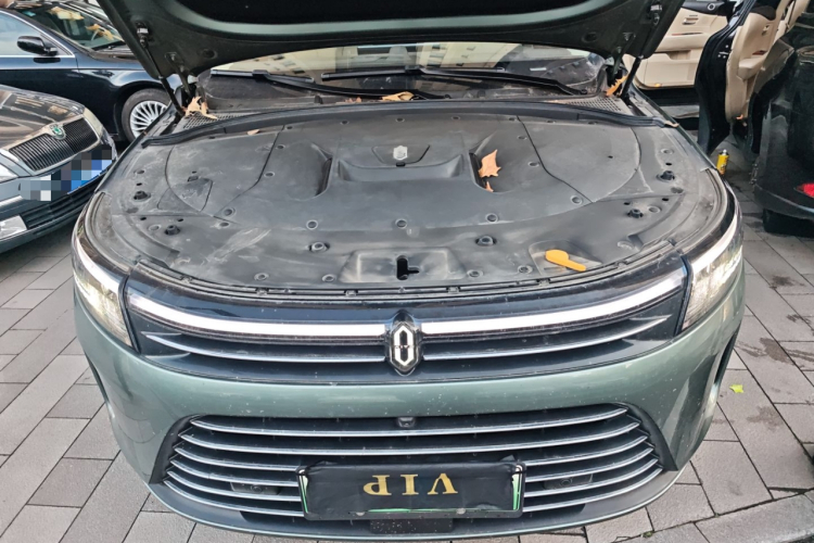 鸿蒙智行 问界M7 2024款 1.5T 后驱Plus版 6座机舱底盘24