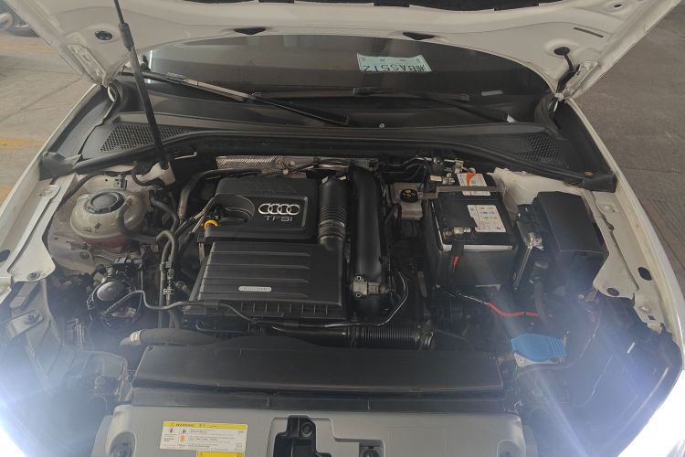 奥迪A3 2020款  Limousine 35 TFSI 运动型 国VI机舱底盘24
