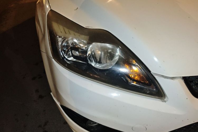 福特 福克斯 2013款 两厢经典 1.8L 手动时尚型车身外观6006