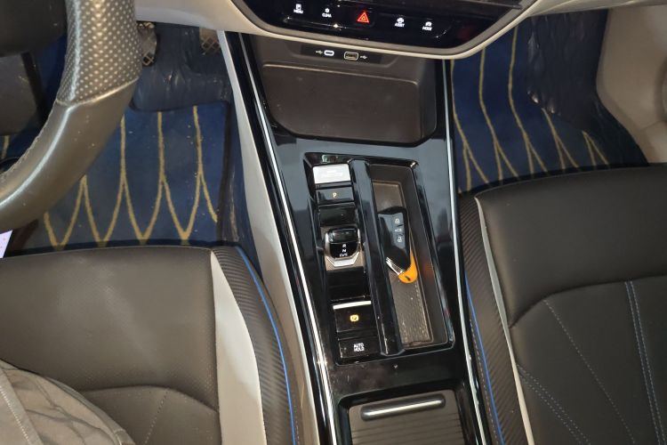 大众 2022款 凌渡L 280TSI DSG酷辣版中控内饰18