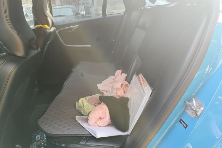 沃尔沃V60 2017款 2.0T Polestar中控内饰21