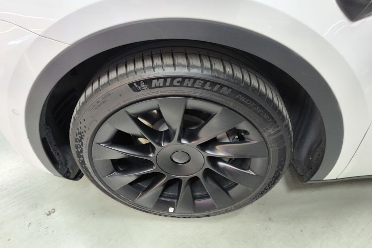 特斯拉 Model Y 2021款 长续航全轮驱动版车身外观6001