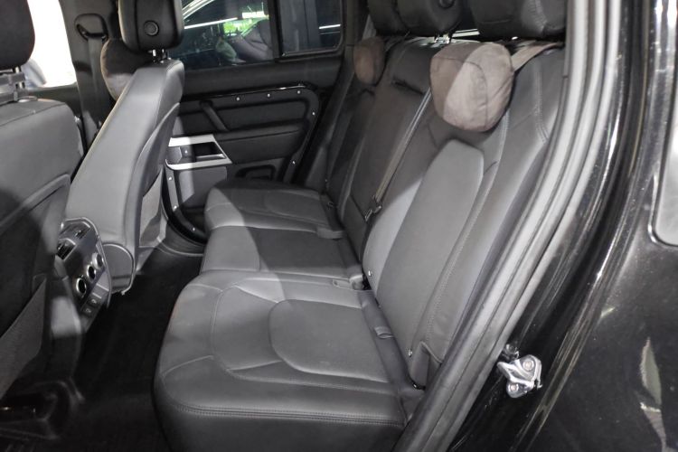 路虎卫士 2024款 110 3.0T P400 X-DYNAMIC HSE中控内饰7004