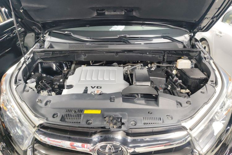 丰田 汉兰达 2017款 3.5L 四驱精英版 7座机舱底盘24