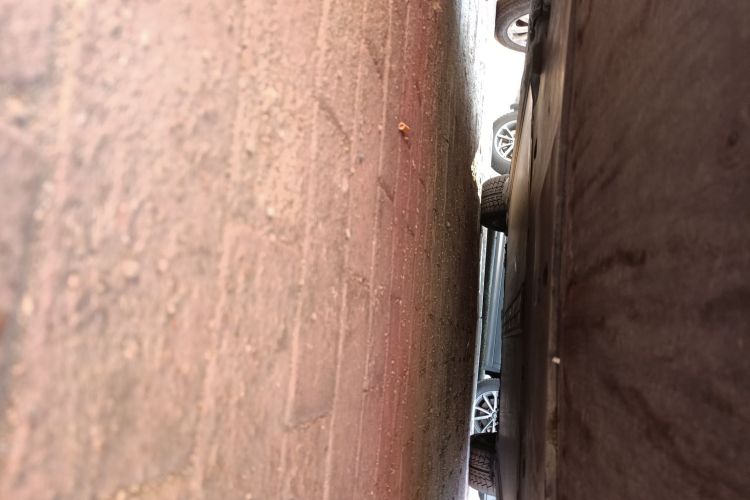 特斯拉 Model Y 2023款 长续航全轮驱动版局部细节9008