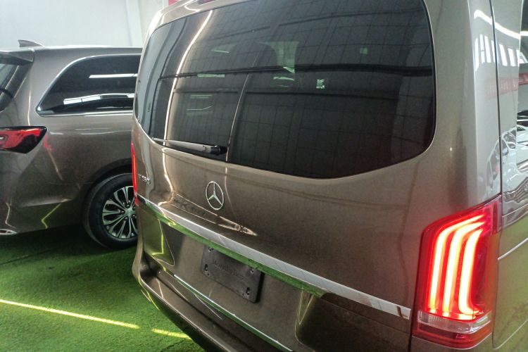 奔驰V级 2017款 V 260 领航版车身外观6004