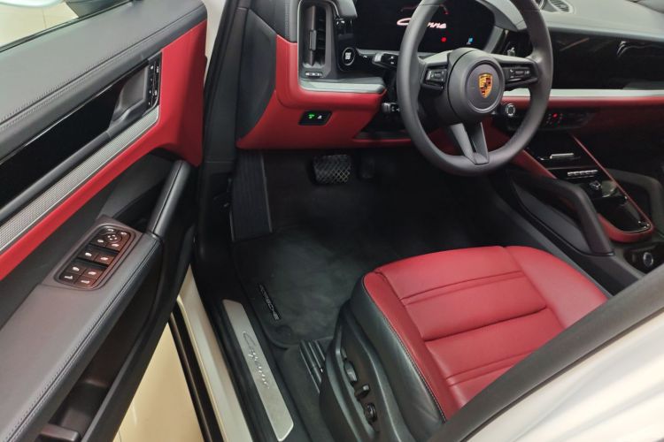 保时捷 2025款 Cayenne 3.0T中控内饰7003