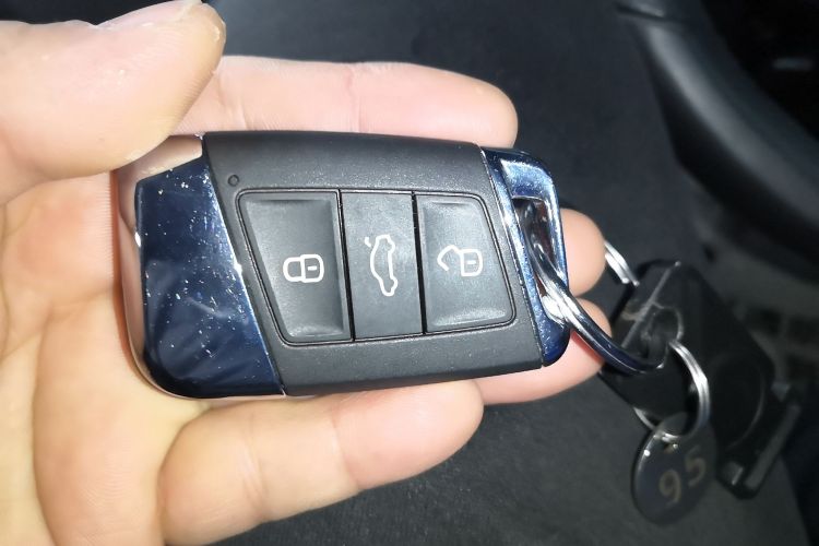 一汽-大众CC 2024款 380TSI 夺目版中控内饰7001