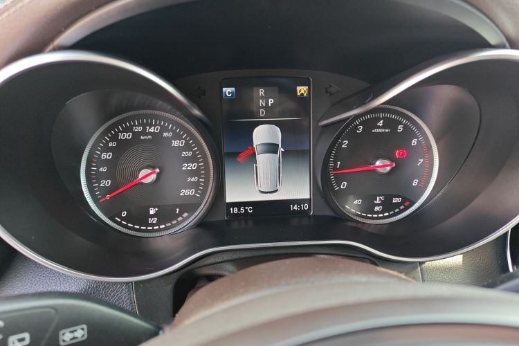 奔驰GLC 2019款 改款 GLC 260 L 4MATIC 豪华型中控内饰14