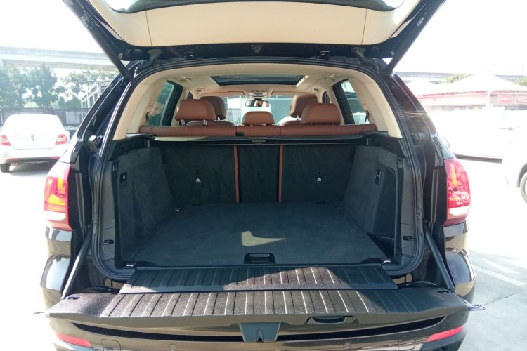 宝马X5（平行进口） 机舱底盘23