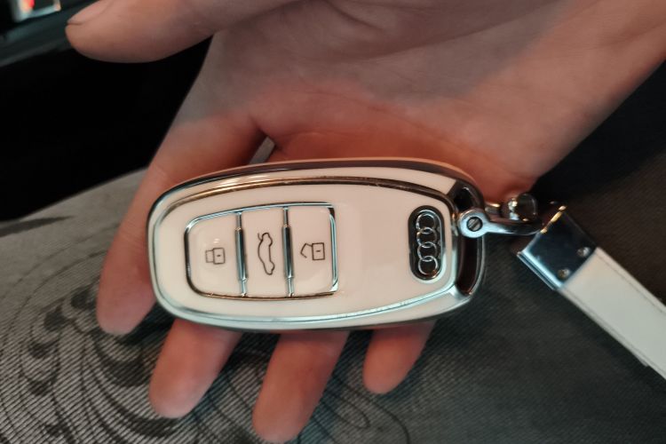 奥迪A6L 2014款 30 FSI 技术型中控内饰7001