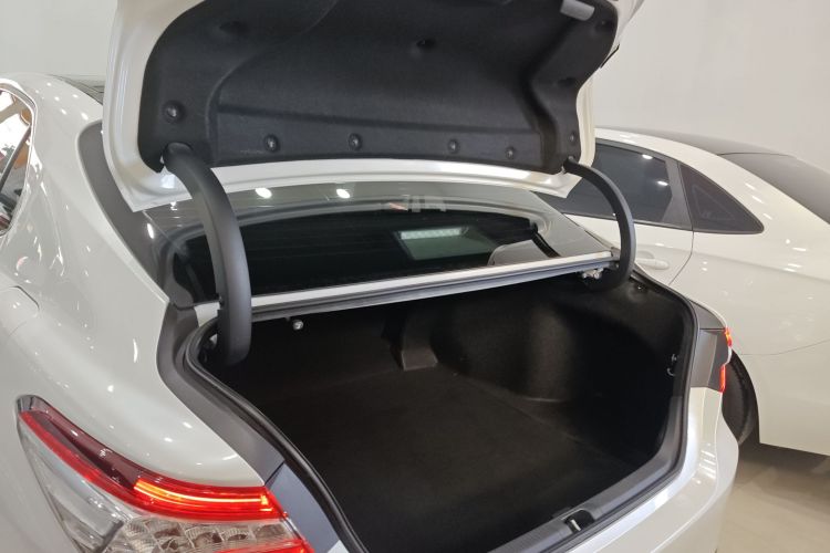 丰田 凯美瑞 2019款 改款 2.5G 豪华版机舱底盘23