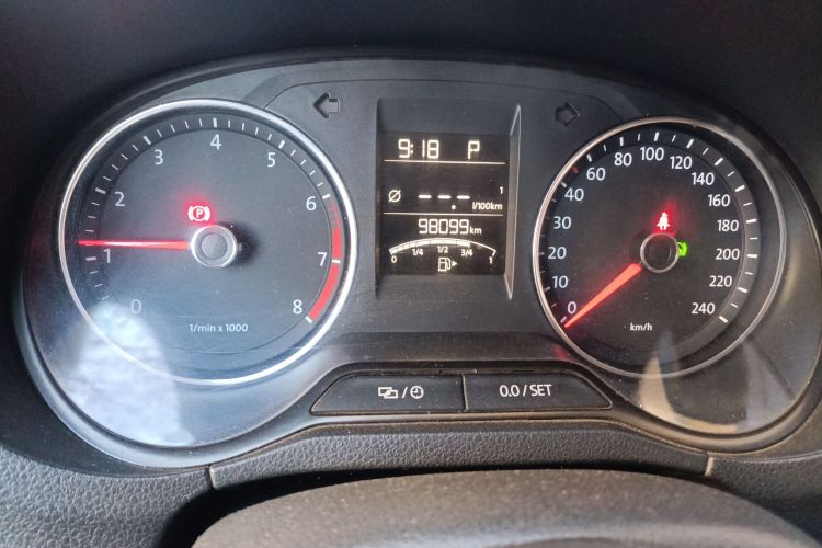 大众 Polo 2014款 1.4L 自动舒适版中控内饰15