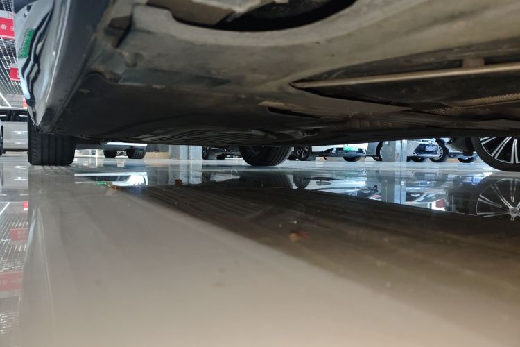 宝马5系 2022款 改款 525Li M运动套装局部细节9002