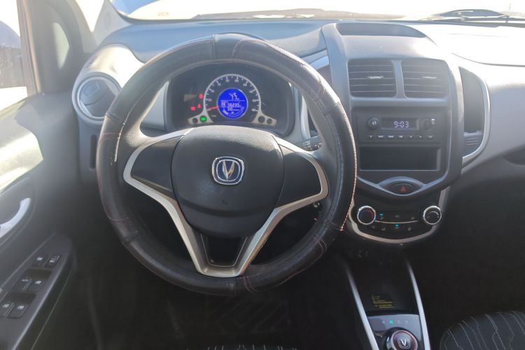 长安欧尚 奔奔E-Star 2021款 国民版 心怡版 磷酸铁锂（31.86kWh）中控内饰13