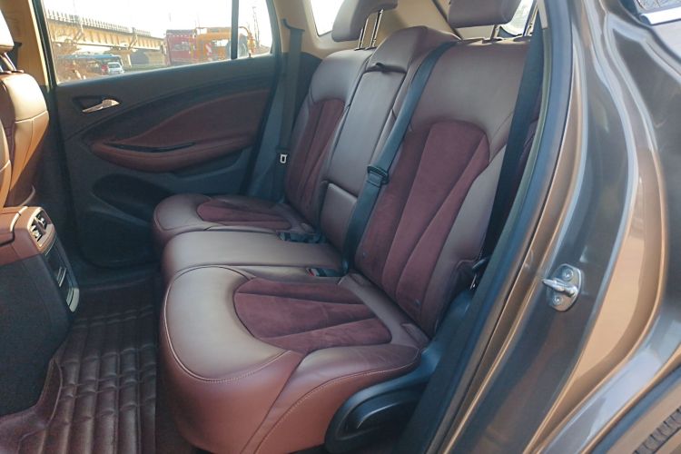 别克 昂科威 2017款 28T 四驱精英型中控内饰21