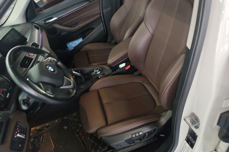 宝马X1 2020款 sDrive25Li 领先型中控内饰19