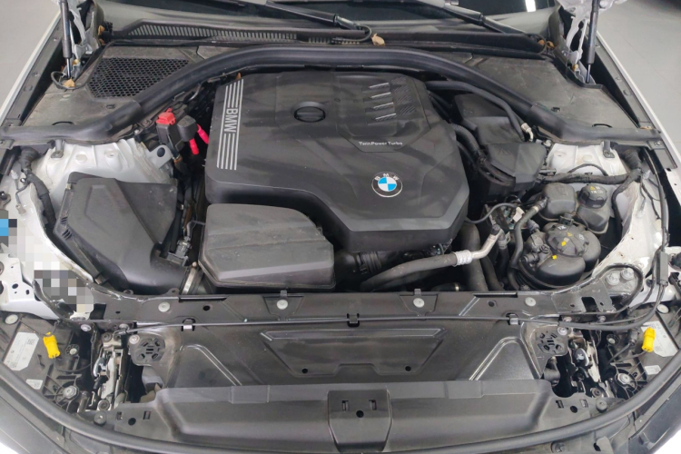 宝马3系 2025款 330Li M运动曜夜套装机舱底盘24