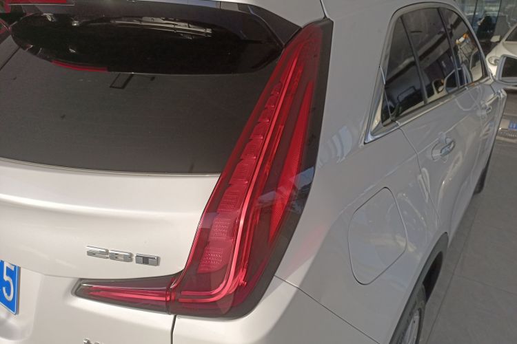 凯迪拉克XT4 2020款 28T 两驱领先型车身外观9