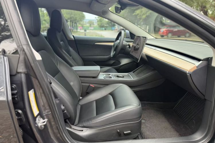 特斯拉 Model 3 2021款 改款二 Performance高性能全轮驱动版局部细节41