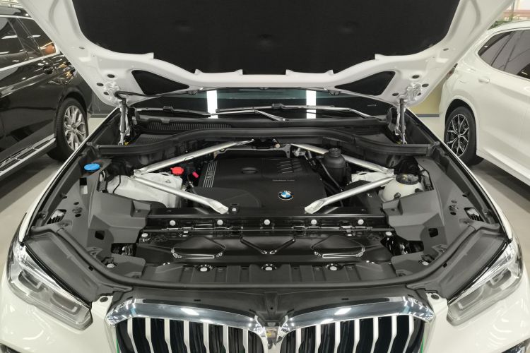 宝马X5 2022款 改款 xDrive 30Li 尊享型M运动套装机舱底盘24