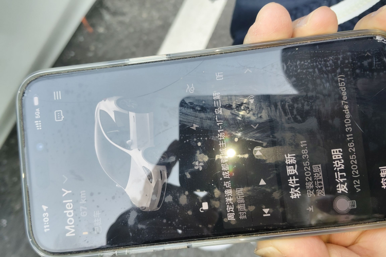 特斯拉 Model Y 2023款 后轮驱动版中控内饰11