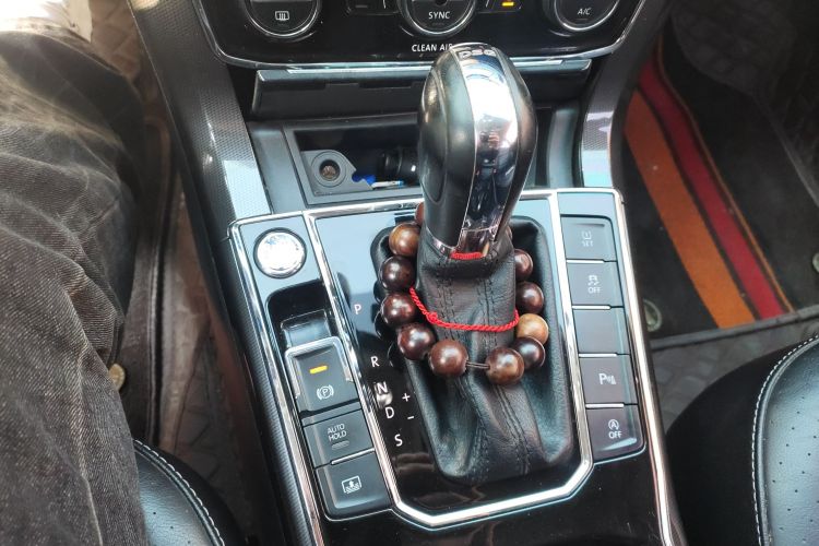 大众 帕萨特 2016款 330TSI DSG御尊版中控内饰18