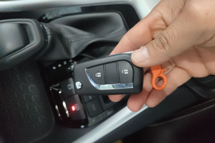 丰田 RAV4荣放 2024款 2.0L CVT两驱都市版中控内饰11