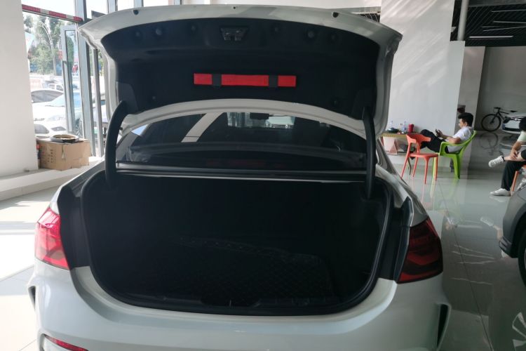 宝马1系 2020款 120i M运动套装中控内饰23