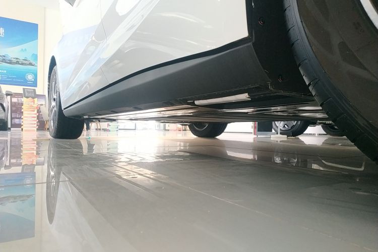 比亚迪 秦L 2024款 DM-i 120KM超越型局部细节9002