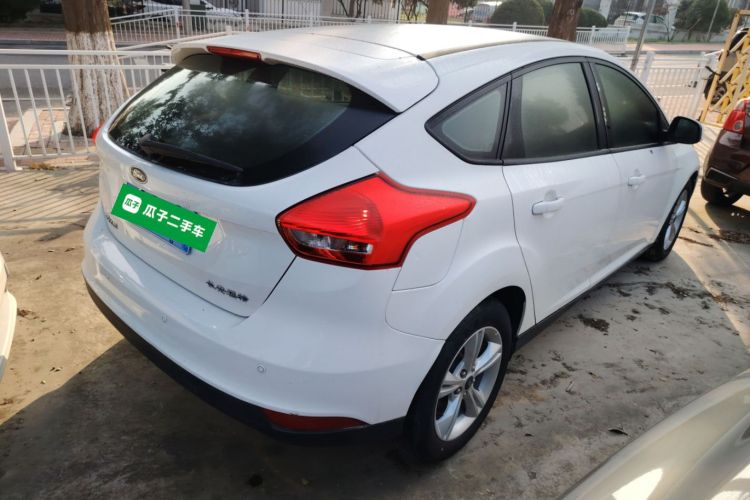 福特 福克斯 2018款 两厢经典 1.6L 自动舒适型智行版车身外观7