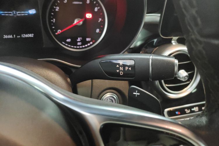 奔驰GLC 2020款 GLC 260 L 4MATIC 动感型中控内饰18