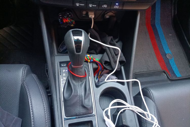 现代 途胜 2018款 1.6T 双离合两驱15周年特别版中控内饰18