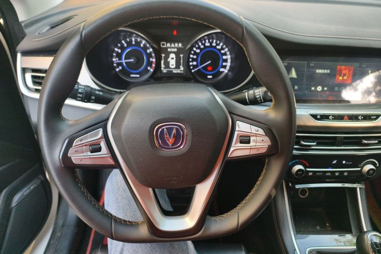 长安 逸动 2019款 高能版 1.6L GDI 手动先锋型 国VI局部细节13