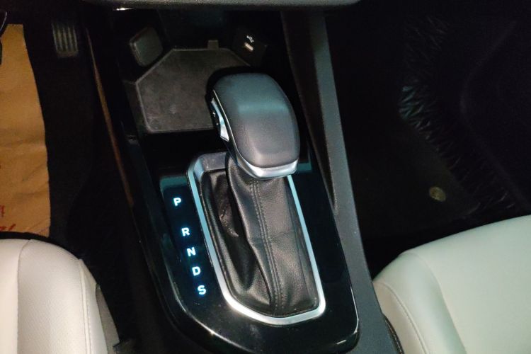 福特 福睿斯 2021款 1.5L 自动钻石版中控内饰18