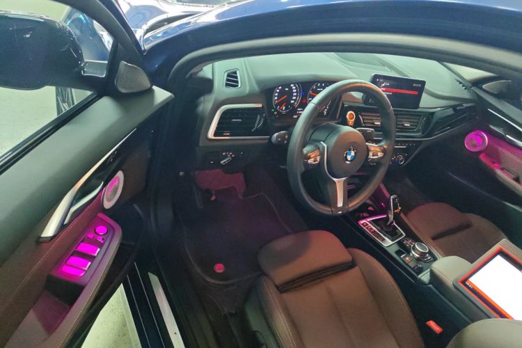 宝马1系 2021款 120i M运动曜夜版中控内饰7003