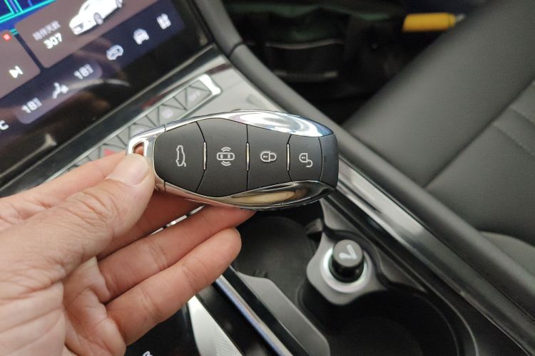 红旗H6 2024款 2.0T 致美版中控内饰7001