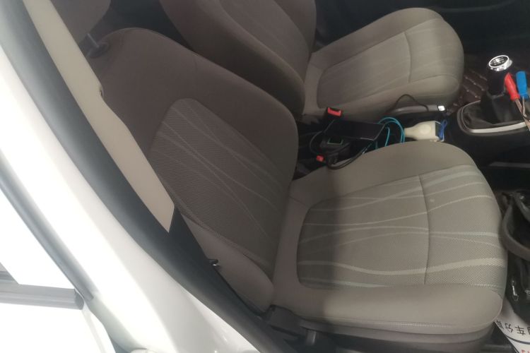 雪佛兰 爱唯欧 2014款 三厢 1.4SL MT 舒适版中控内饰41