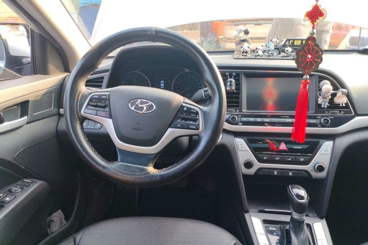 现代 领动 2016款 1.6L 自动智炫·豪华型局部细节13